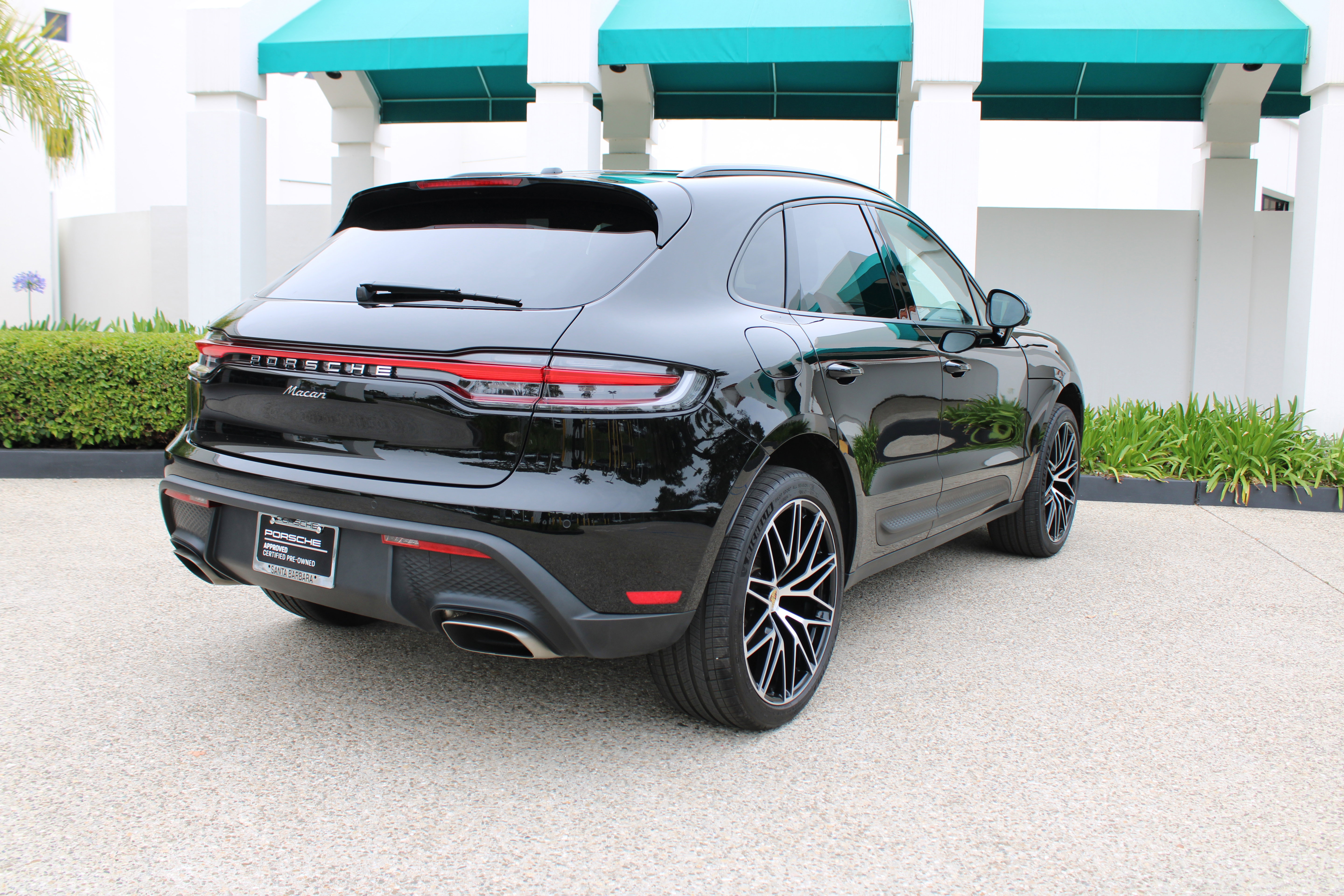 Certified 2026 Porsche Macan AWD/4WD image 7
