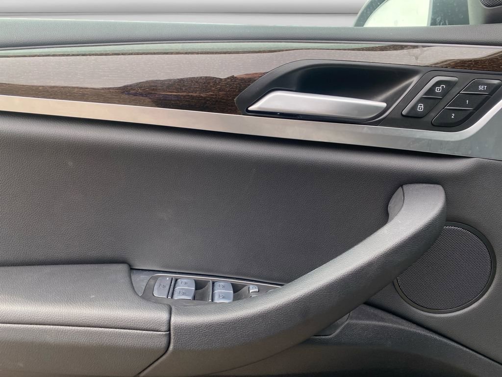 Used 2024 BMW X4 xDrive30i image 16