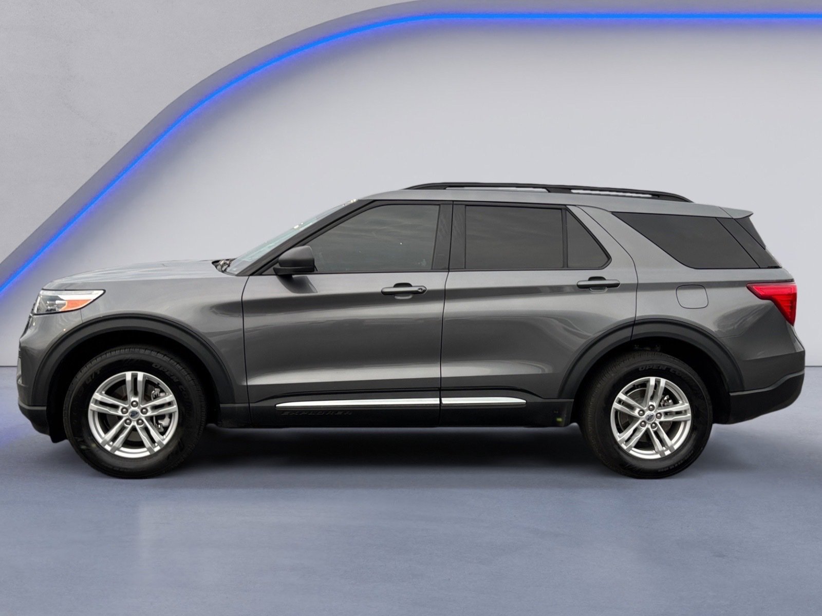Used 2022 Ford Explorer XLT image 11