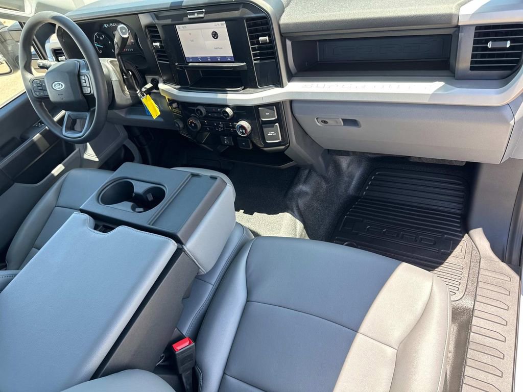 New 2025 Ford F550 2WD Regular Cab Super Duty image 25