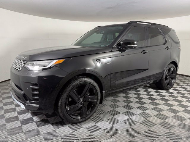Used 2025 Land Rover Discovery Metropolitan Edition AWD/4WD image 2