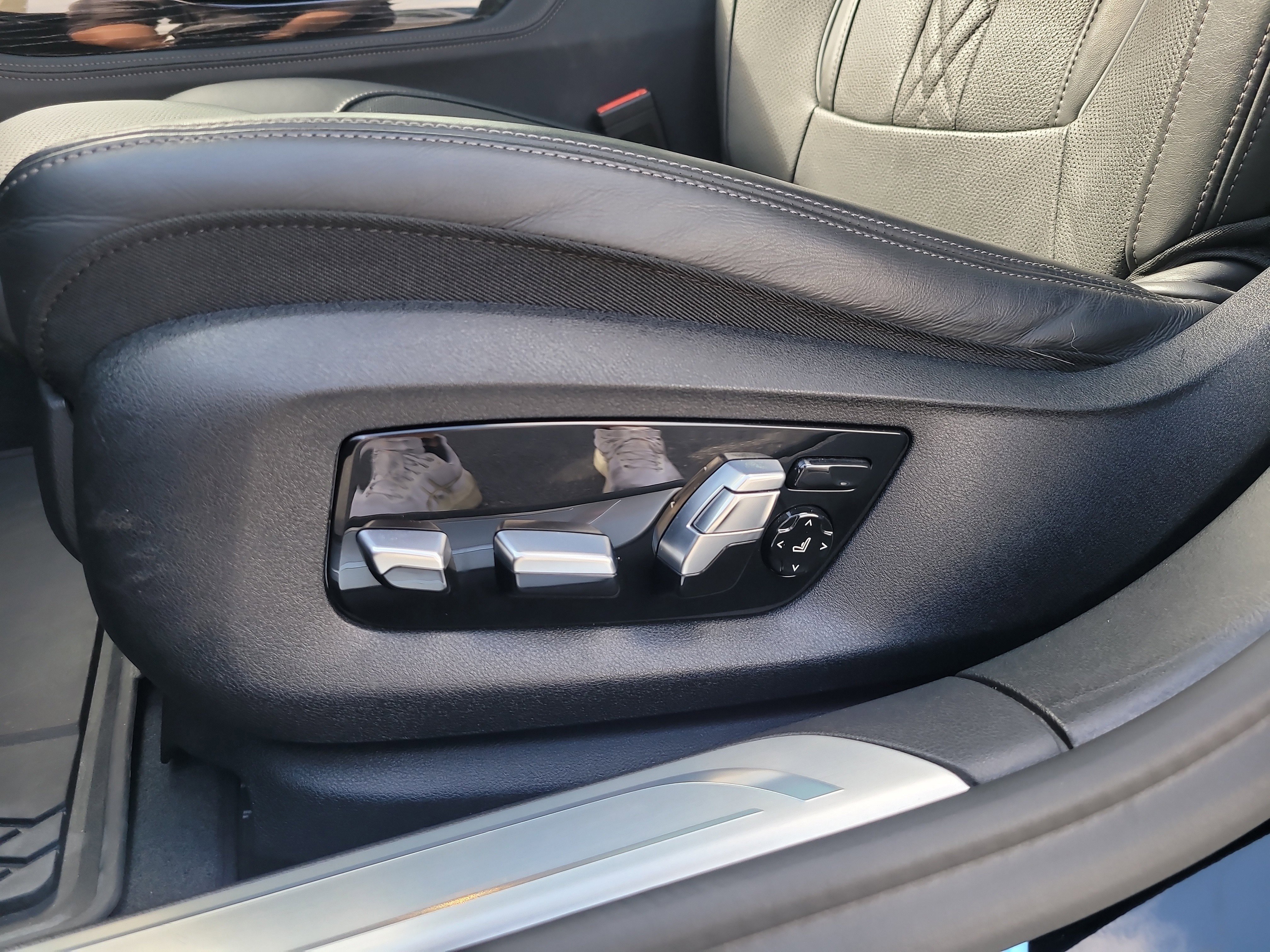 Used 2022 BMW 750i xDrive 750i xDrive w/ Autobahn Package image 18