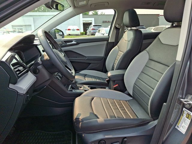 Certified 2022 Volkswagen Taos SEL AWD/4WD image 17