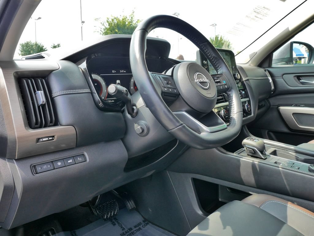 Used 2023 Nissan Pathfinder Platinum AWD/4WD image 24