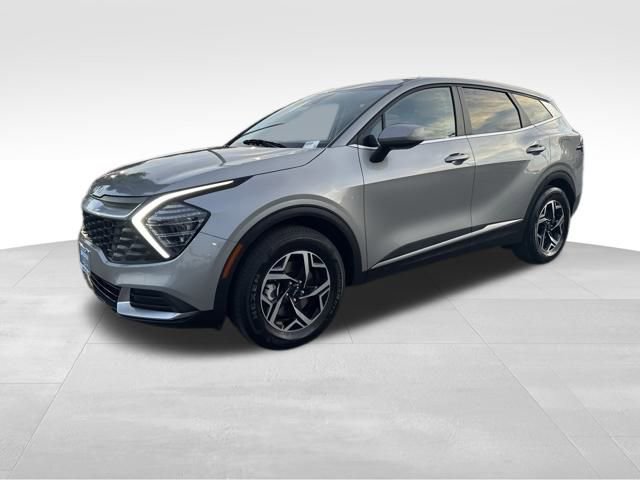 Used 2024 Kia Sportage LX image 1