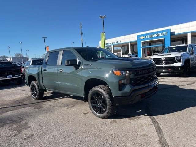 New 2026 Chevrolet Silverado 1500 Custom Trail Boss w/ LPO, Dark Essentials Package image 1