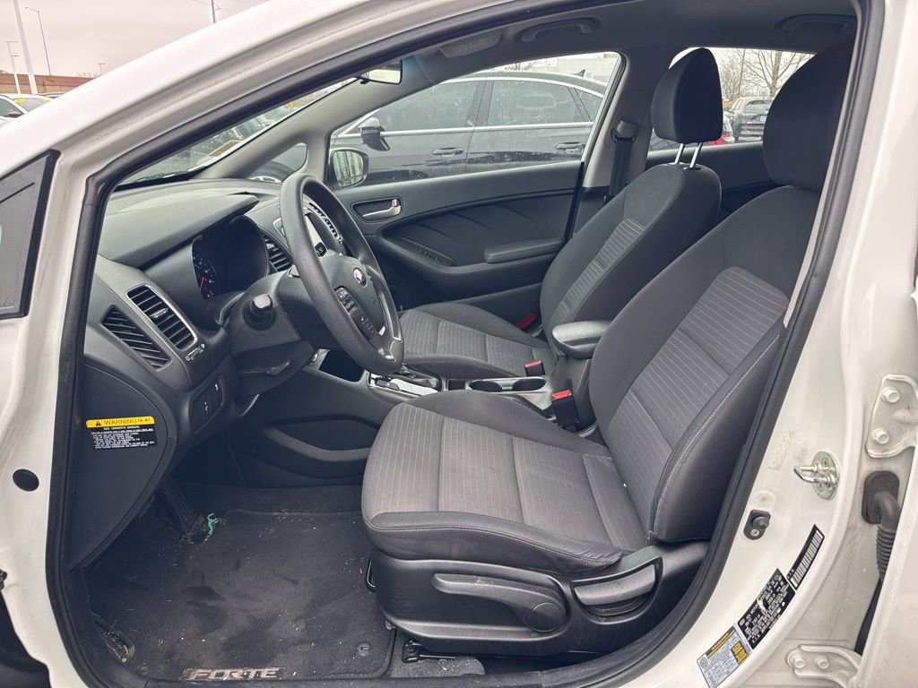 Used 2018 Kia Forte LX w/ LX Popular Package image 9