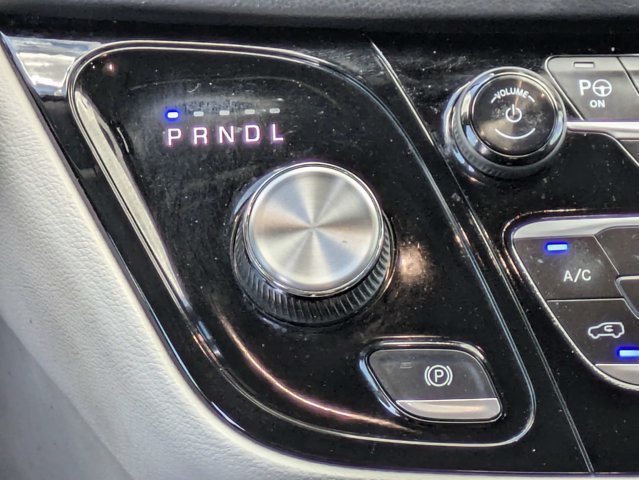 Used 2019 Chrysler Pacifica Touring-L w/ Advanced Safetytec Group FWD image 19