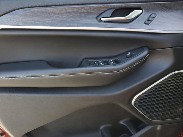 Certified 2022 Jeep Grand Cherokee Limited w/ Luxury Tech Group II image 25