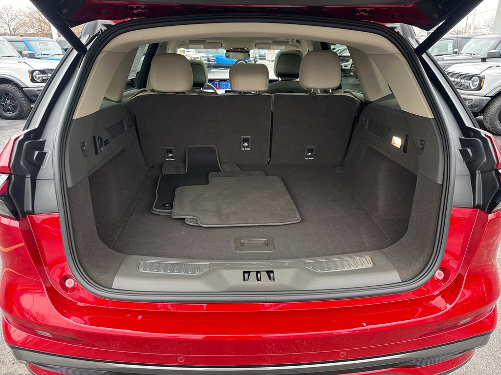 Used 2025 Lincoln Nautilus Reserve image 11