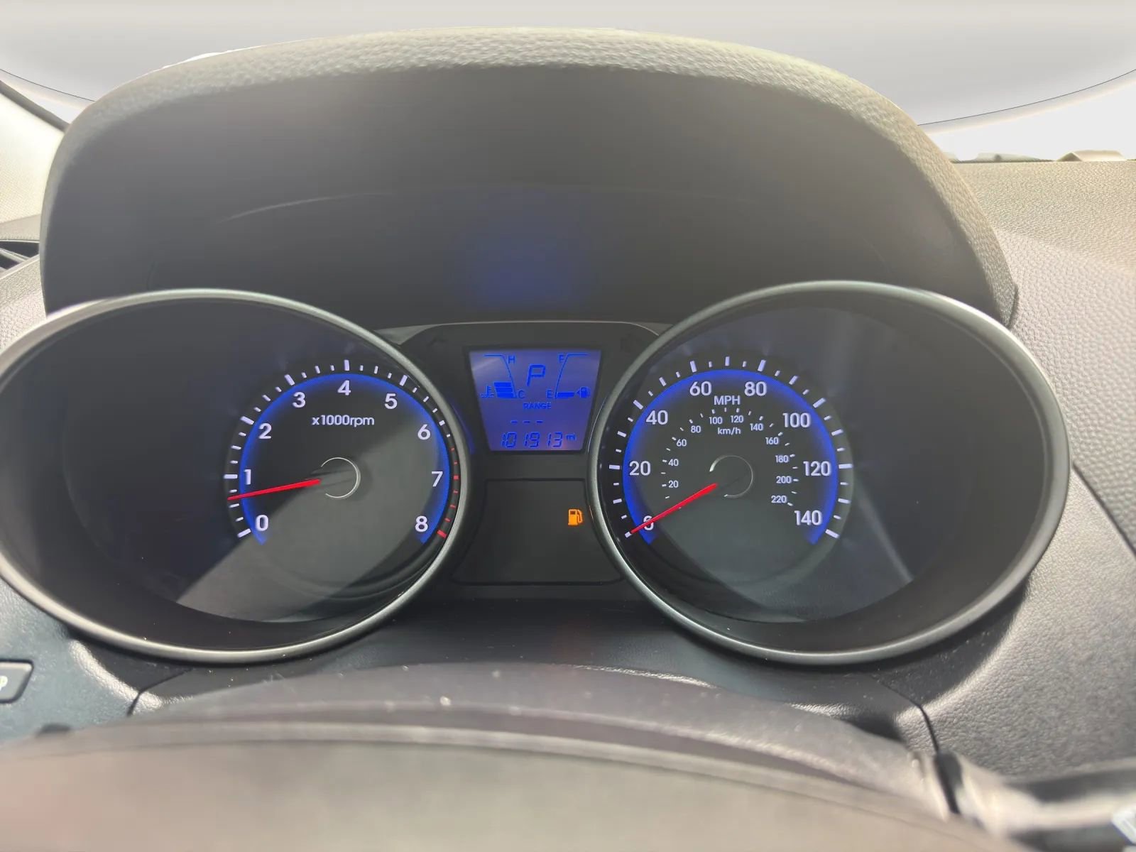 Used 2012 Hyundai Tucson GLS image 11