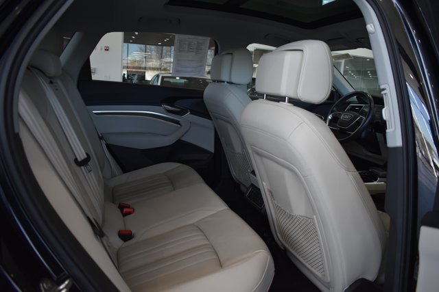 Used 2024 Audi Q8 e-tron Premium Plus AWD/4WD image 25