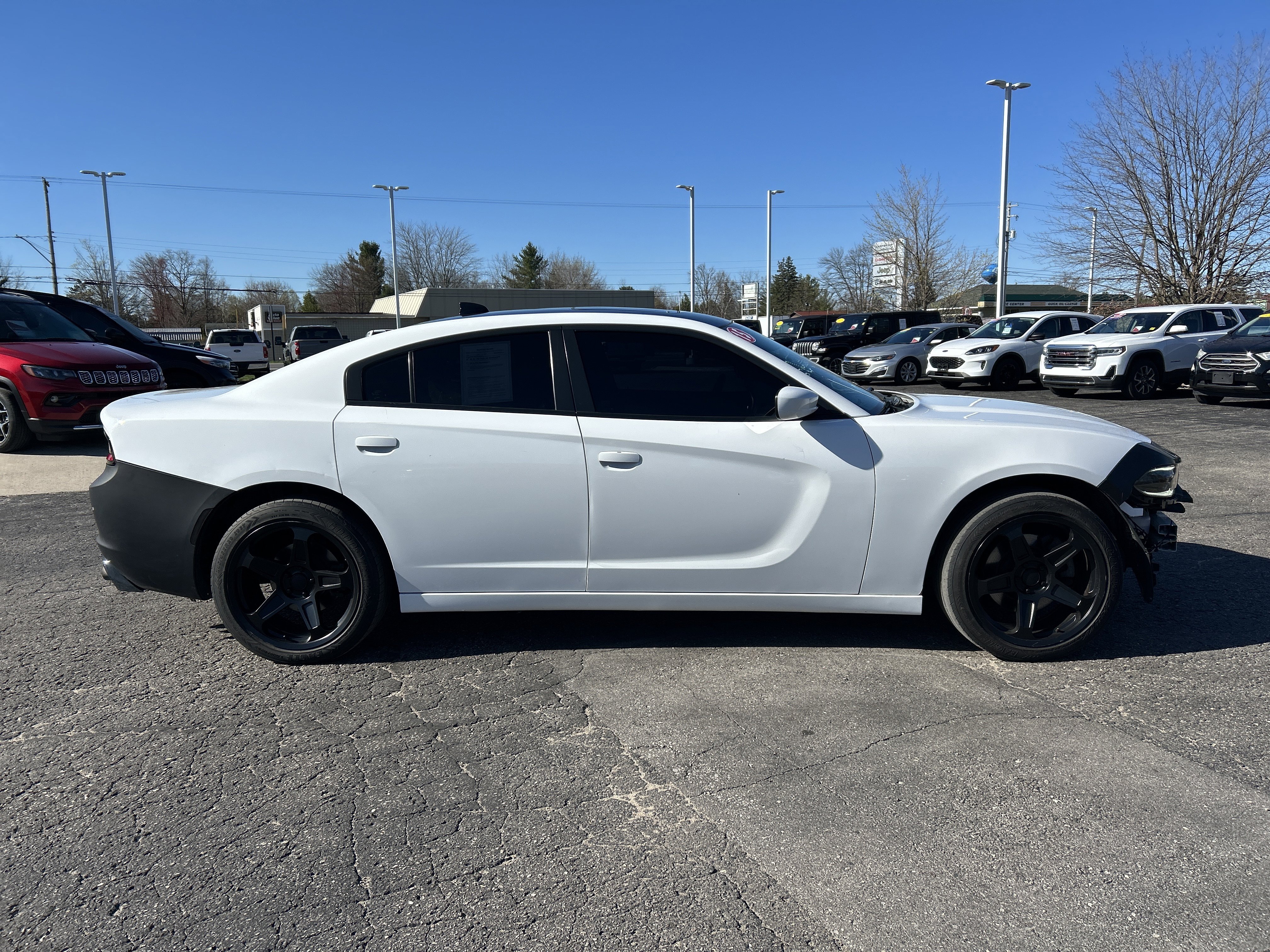 Used 2015 Dodge Charger SXT w/ AWD Premium Group image 2