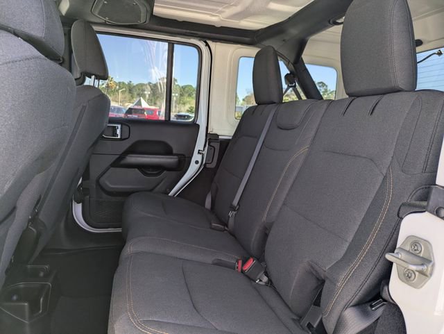 Used 2024 Jeep Wrangler Sahara image 14