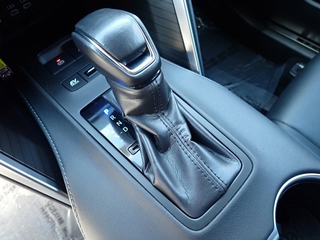 Certified 2024 Toyota Venza XLE image 25