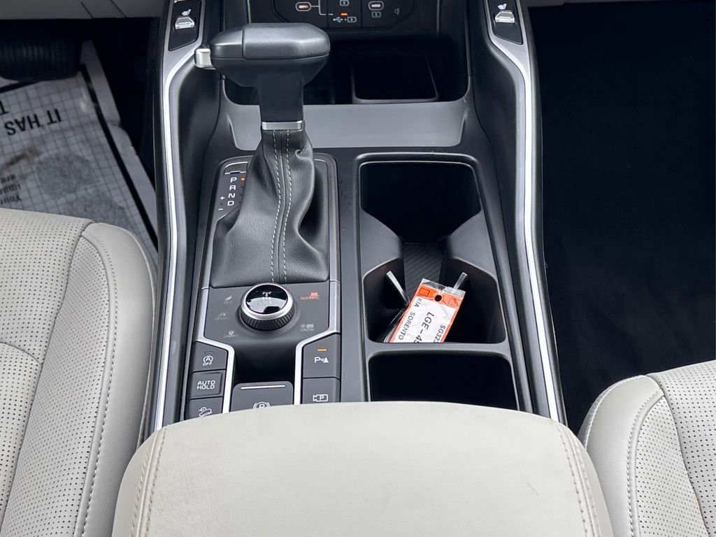 Certified 2025 Kia Sorento S w/ Panoramic Sunroof Package image 13