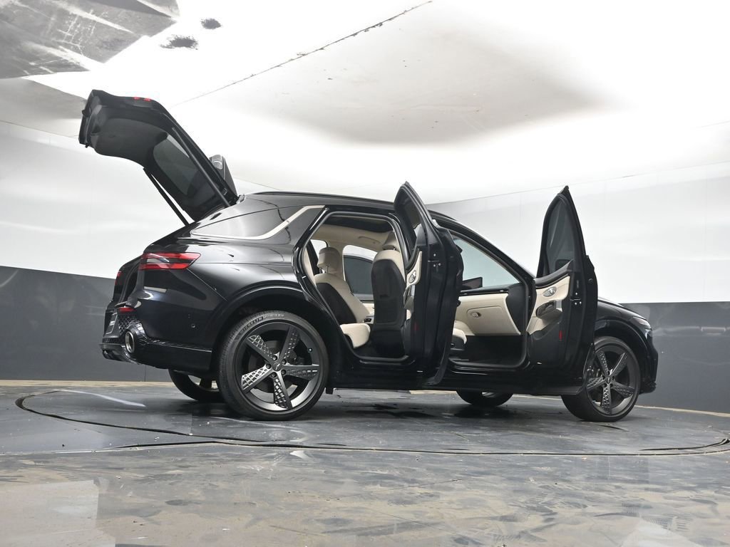 Used 2025 Genesis GV70 3.5T Sport w/ Sport Prestige Package AWD/4WD image 45