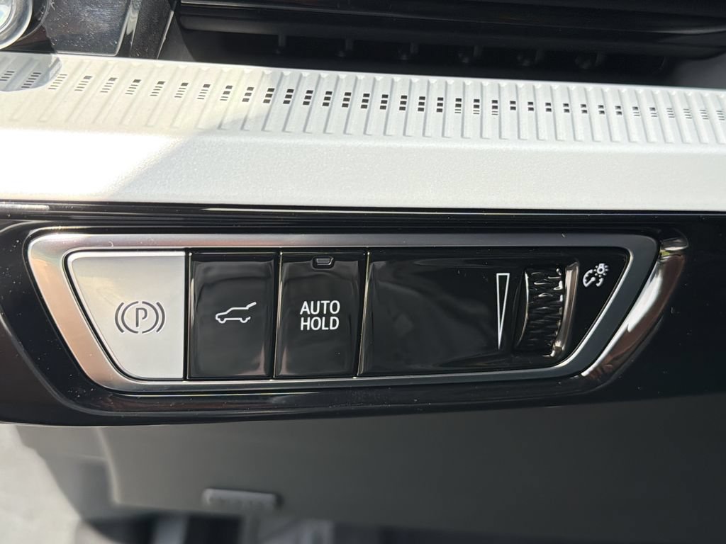 New 2027 Cadillac Optiq Luxury AWD/4WD image 31