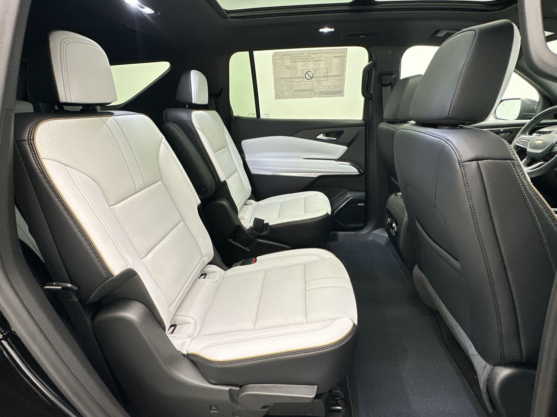 New 2026 Chevrolet Traverse High Country w/ LPO, Floor Liner Package AWD/4WD image 33