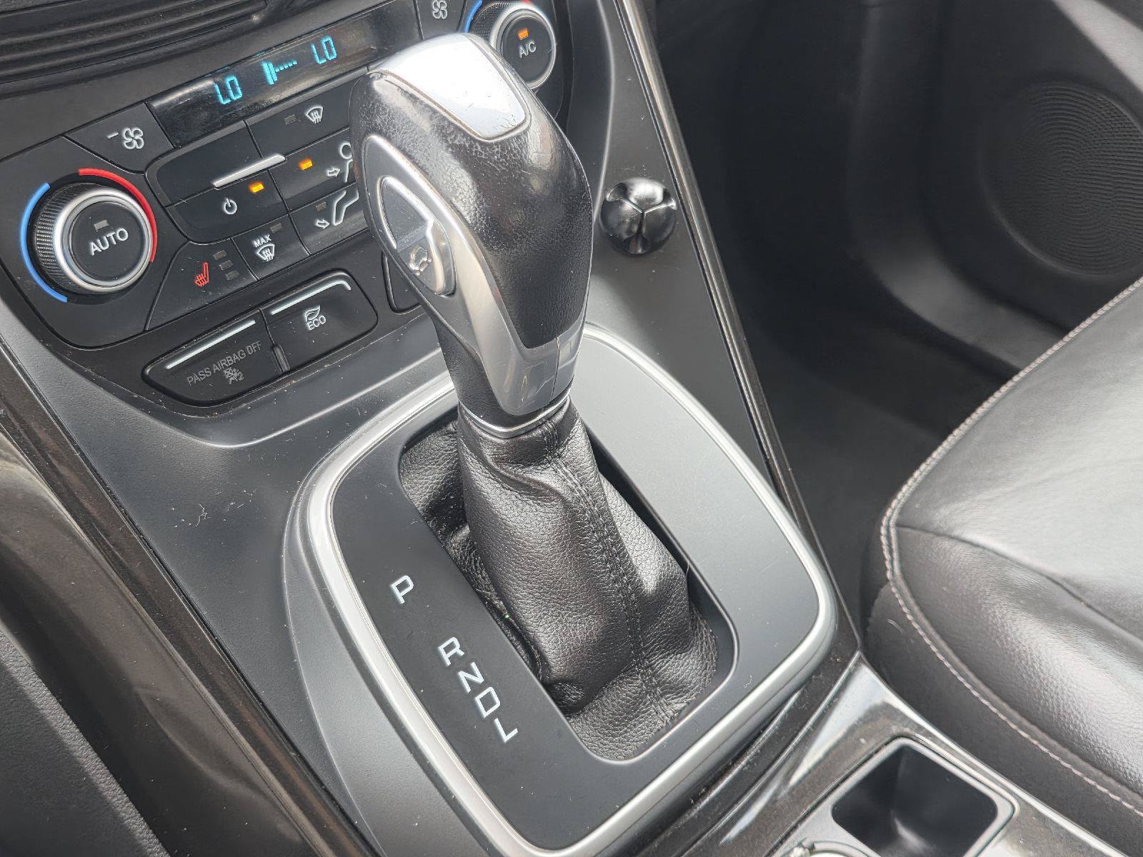 Used 2018 Ford C-MAX Titanium FWD image 15