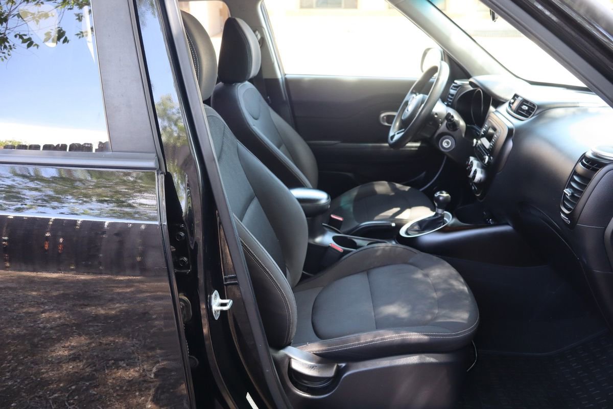 Used 2016 Kia Soul FWD image 22