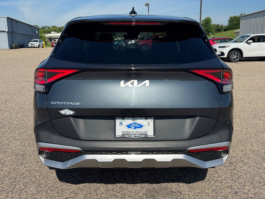 Used 2024 Kia Sportage LX FWD image 3