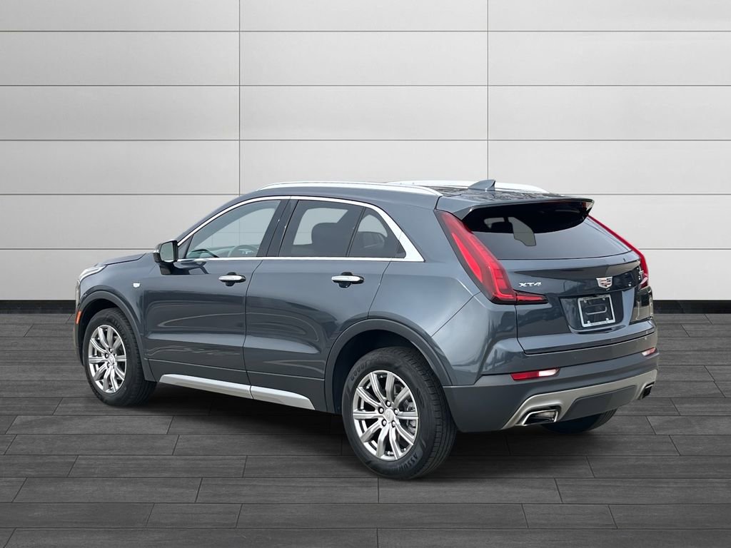 Used 2021 Cadillac XT4 Premium Luxury image 3