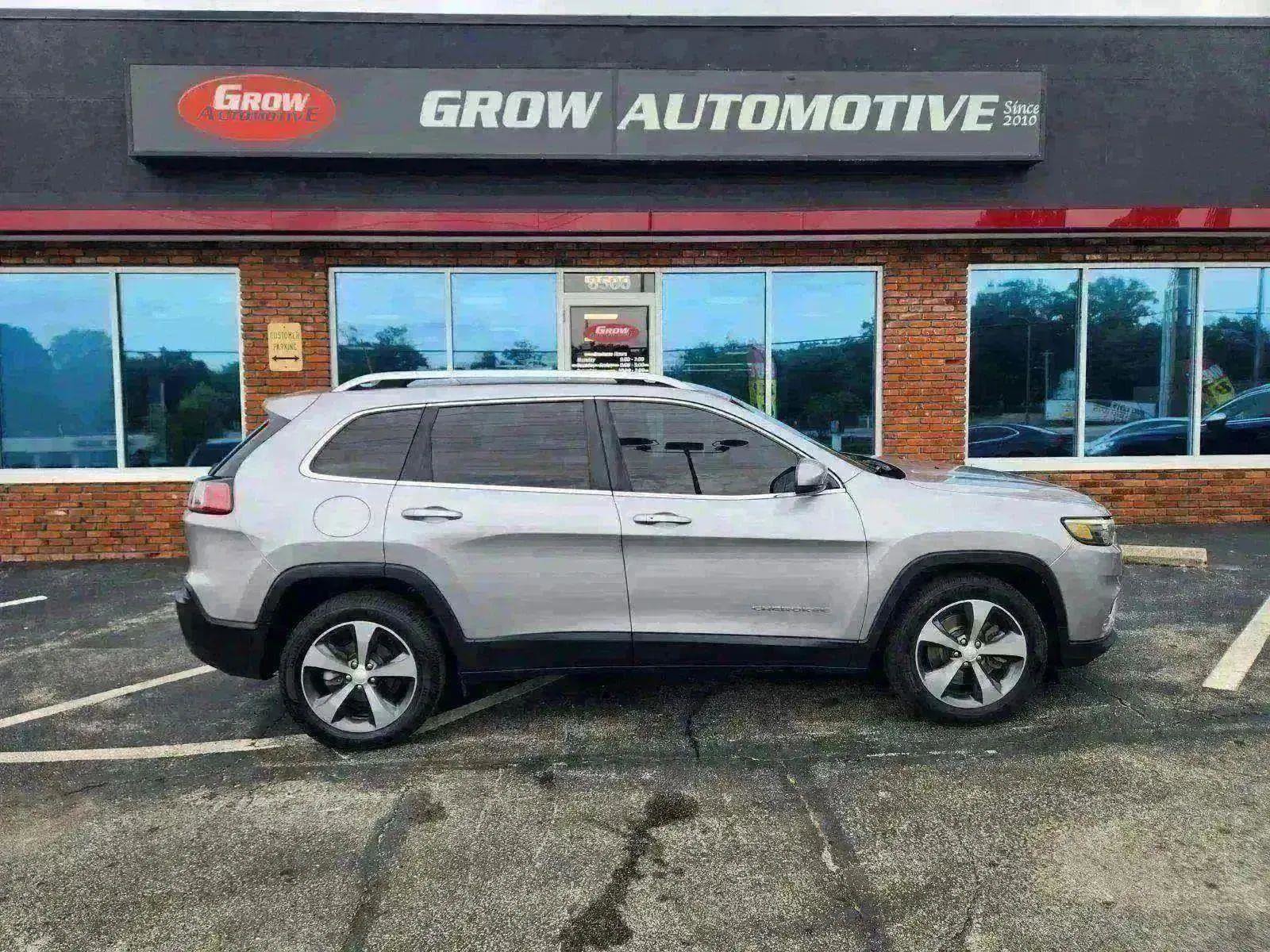 Used 2019 Jeep Cherokee Limited image 8