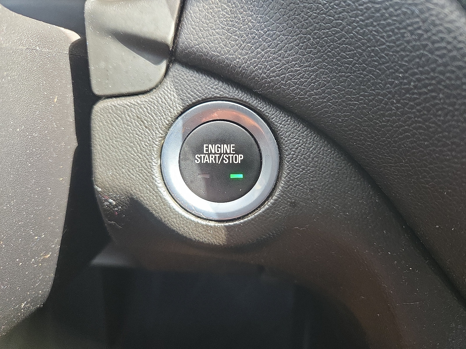 Used 2018 Chevrolet Equinox LT FWD image 22