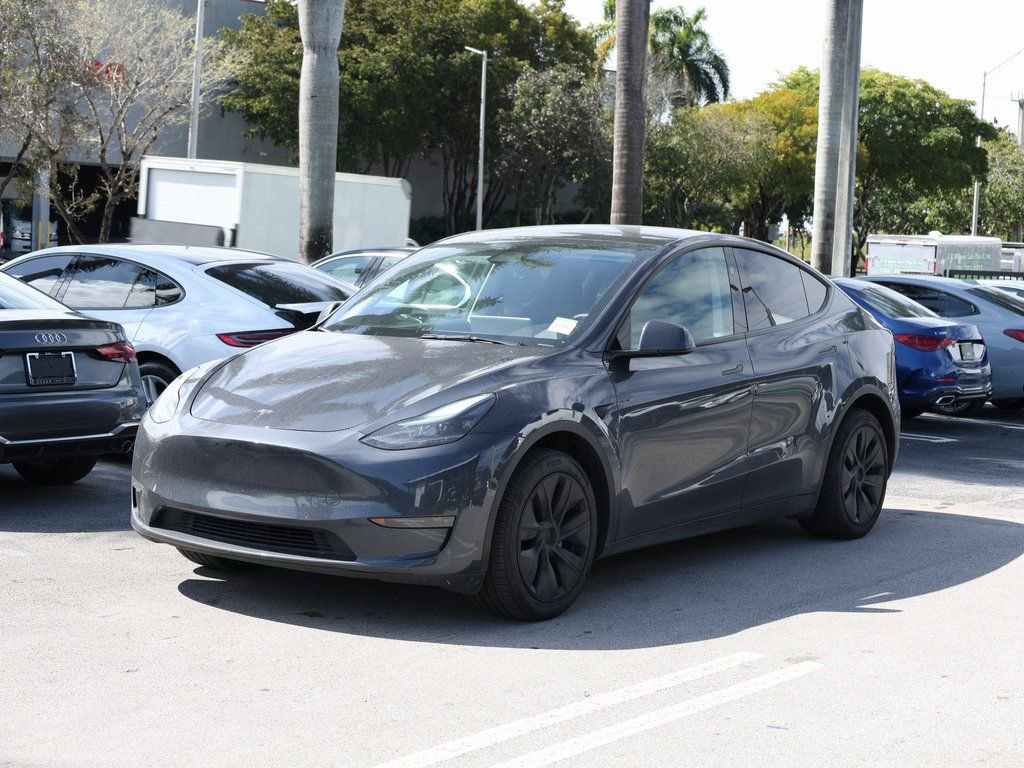 Used 2025 Tesla Model Y Long Range image 1