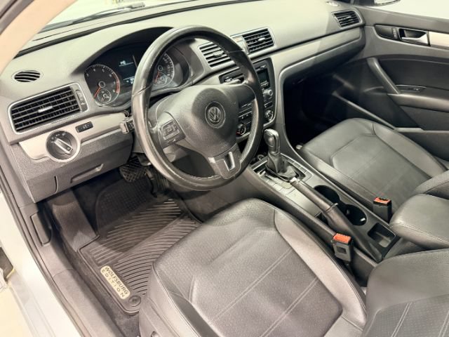 Used 2014 Volkswagen Passat 1.8T Wolfsburg Edition FWD image 24