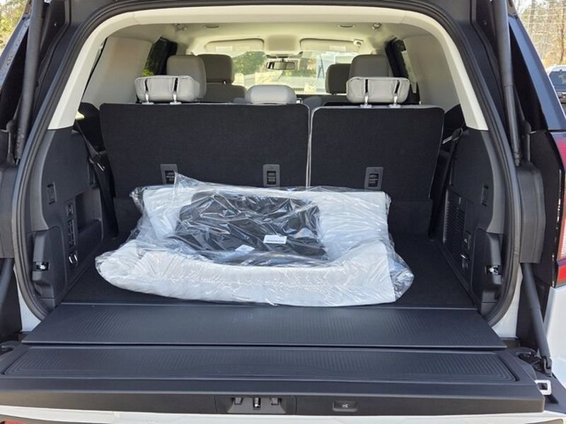 New 2026 Ford Expedition Active image 14