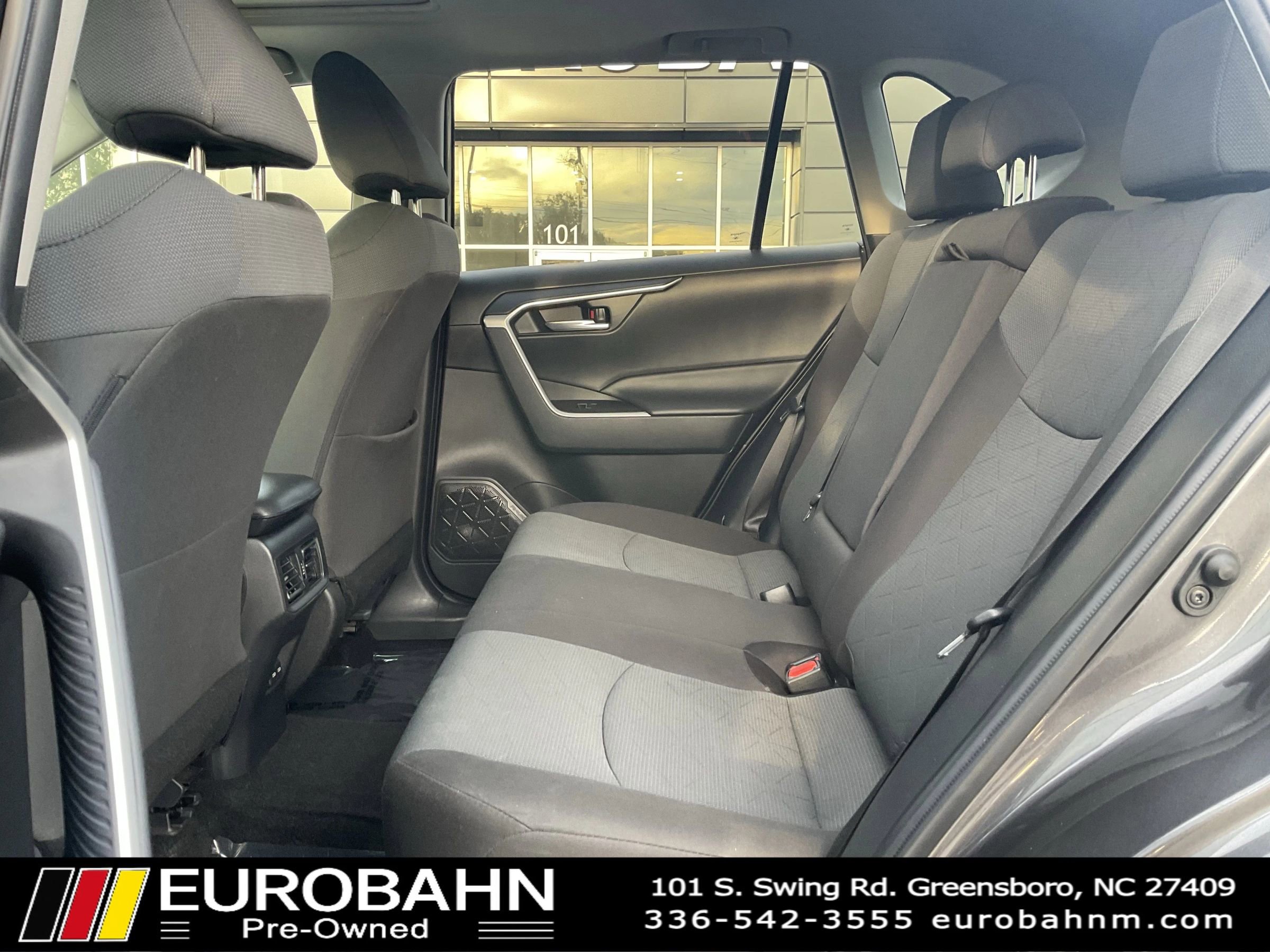 Used 2024 Toyota RAV4 XLE w/ Convenience Package FWD image 9