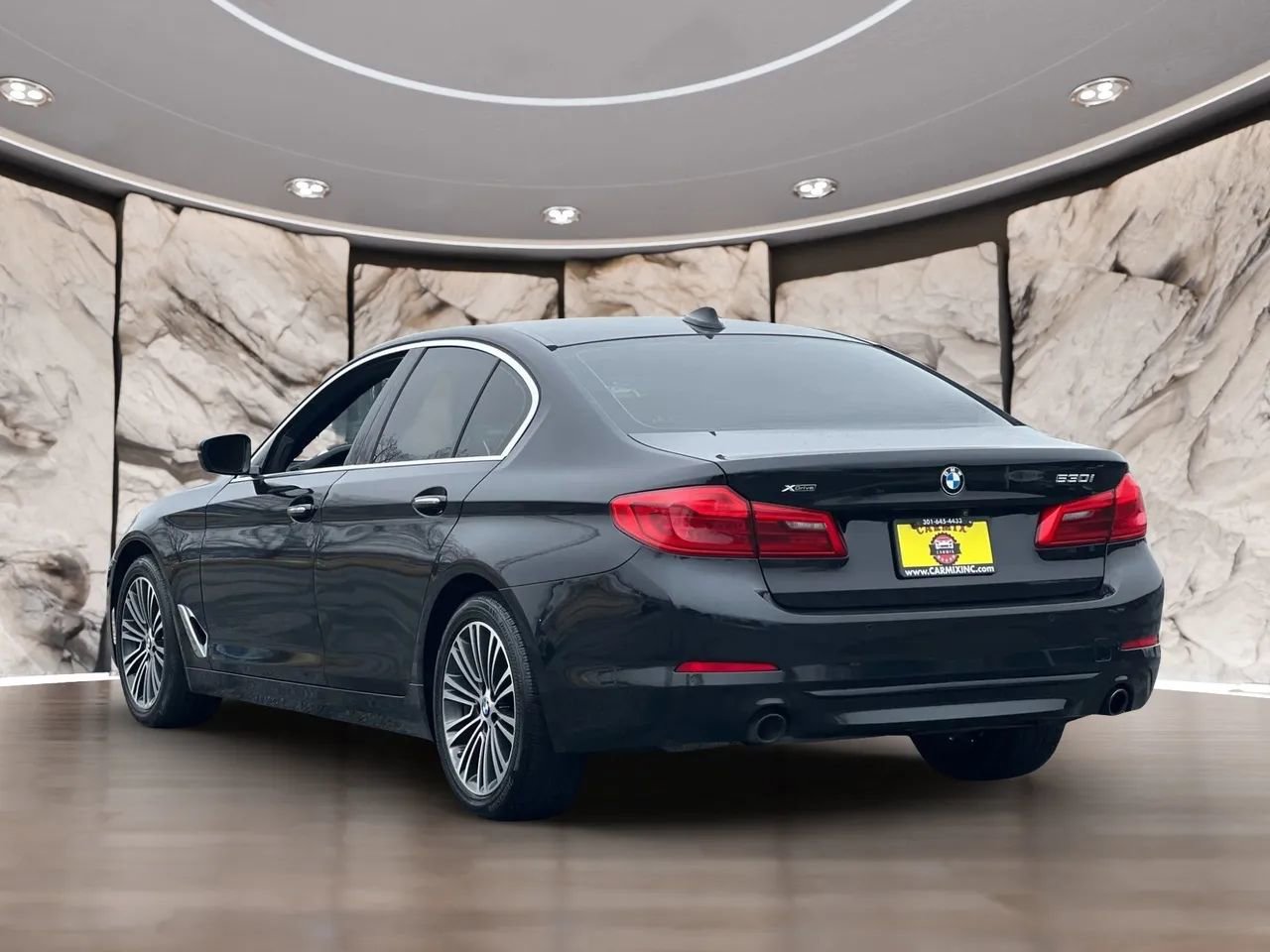 Used 2018 BMW 530i xDrive w/ Premium Package image 8