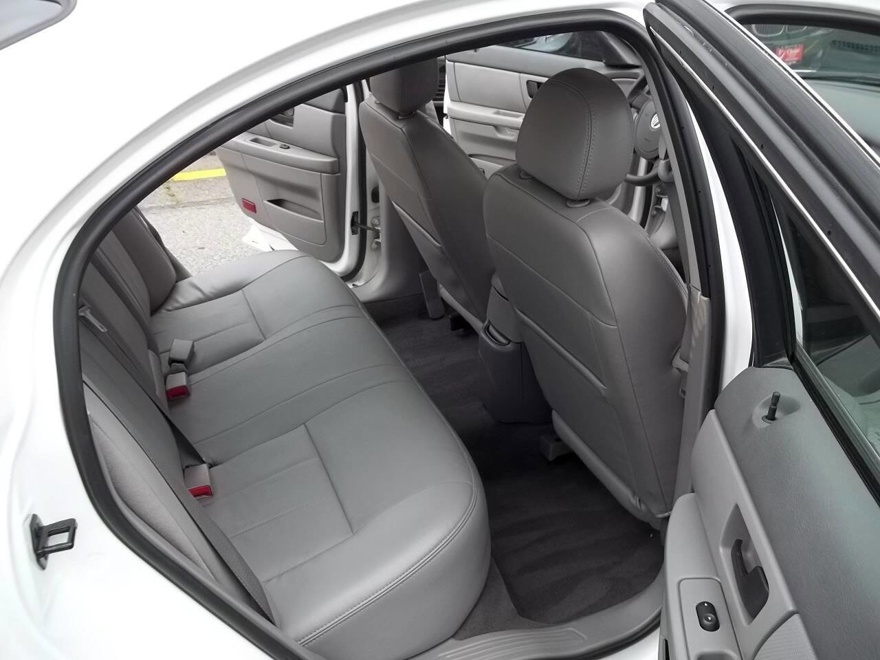 Used 2005 Mercury Sable LS image 12