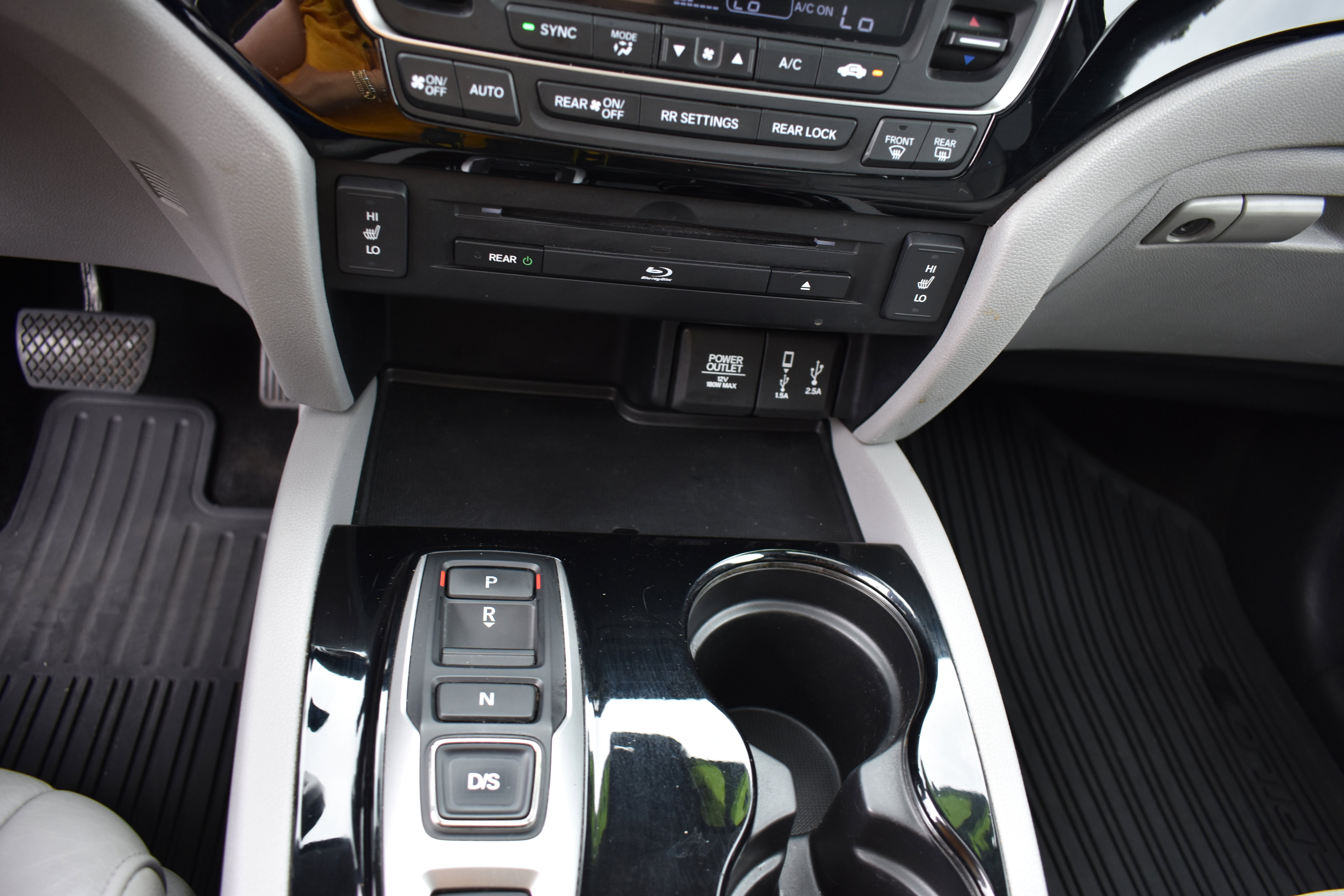Certified 2018 Honda Pilot Touring image 22