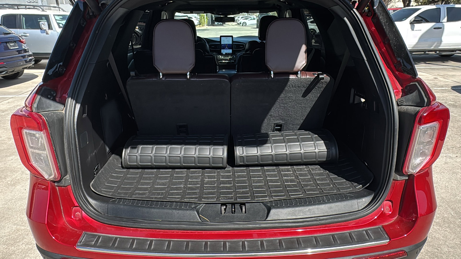 Used 2020 Ford Explorer Platinum w/ Premium Technology Package image 26