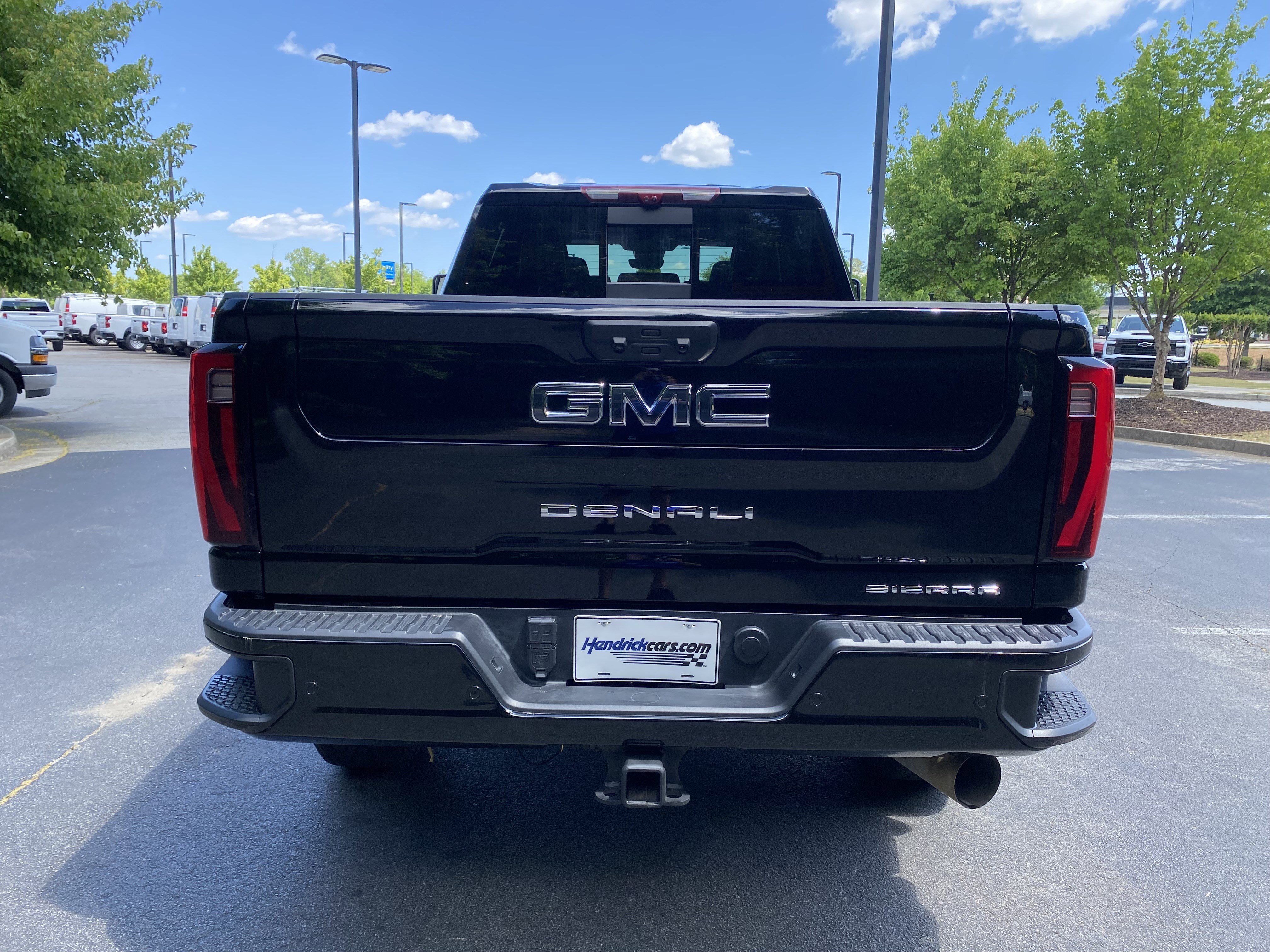 Used 2024 GMC Sierra 2500 Denali Ultimate image 8