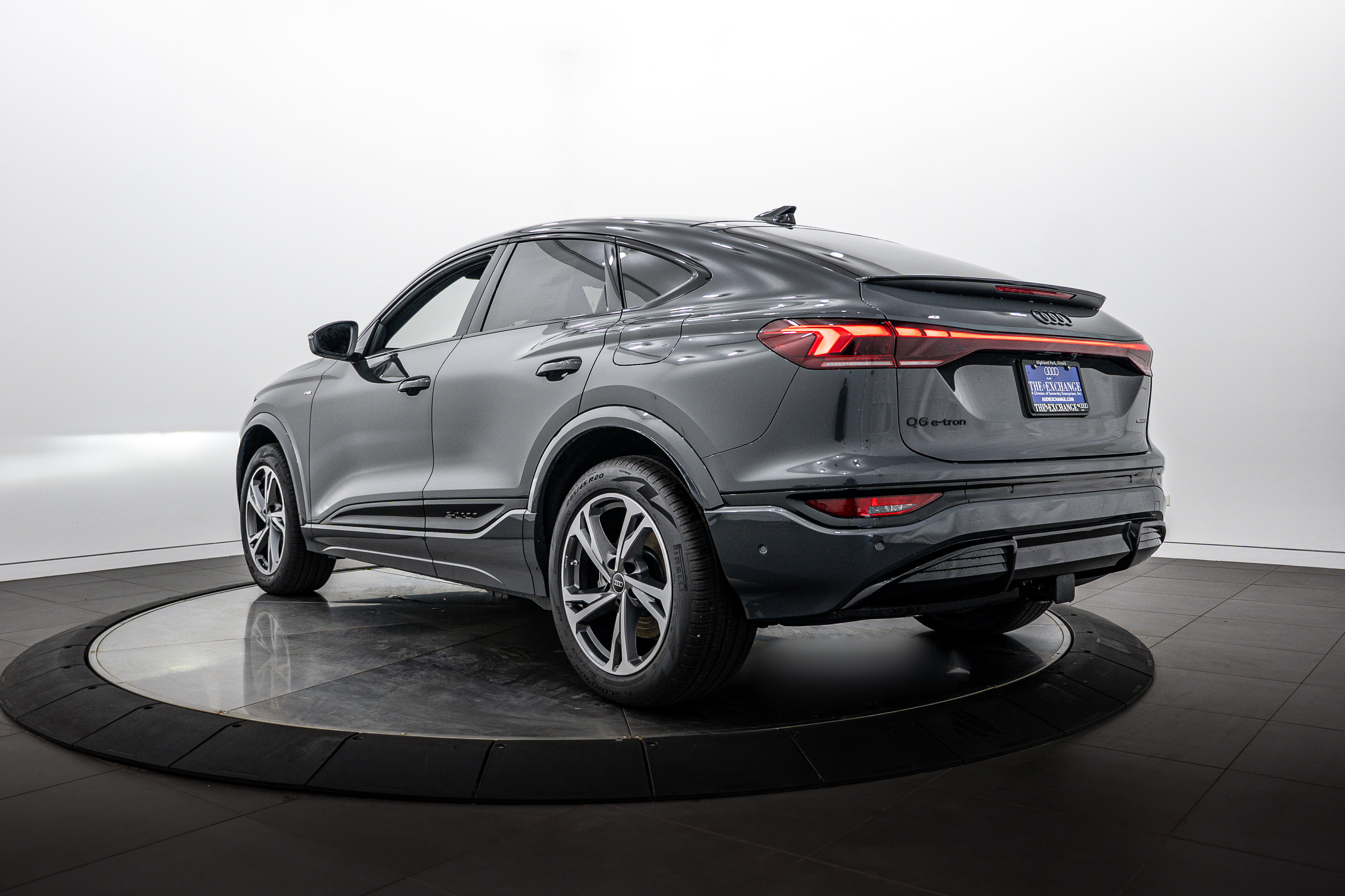 New 2027 Audi Q6 e-tron Premium Plus AWD/4WD image 5