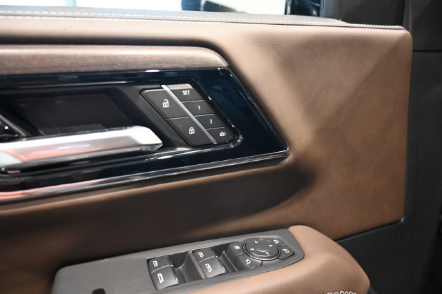 New 2026 GMC Yukon XL Denali Ultimate AWD/4WD image 35