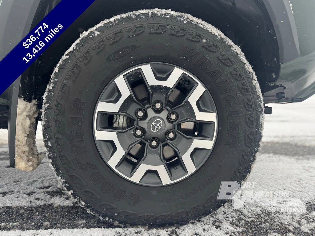 Used 2022 Toyota Tacoma TRD Off-Road w/ Technology Package image 10