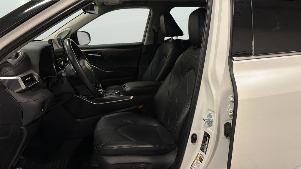 Used 2023 Toyota Highlander Platinum AWD/4WD image 18