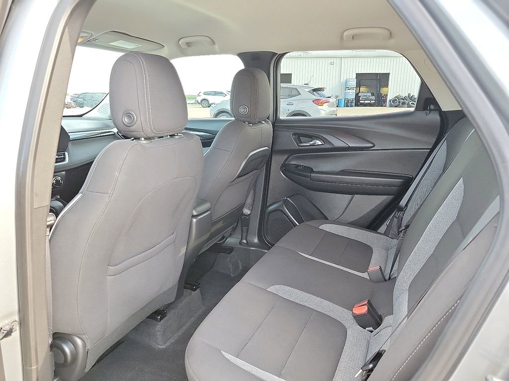 Used 2025 Chevrolet TrailBlazer LS w/ LS Convenience Package image 9
