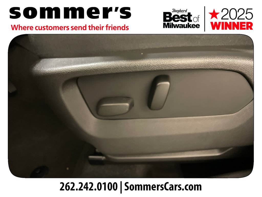 Used 2023 Buick Envision Essence AWD/4WD image 10