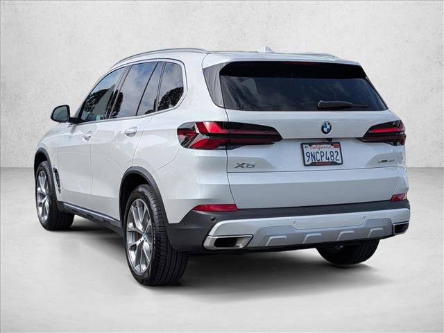 Used 2025 BMW X5 xDrive40i w/ Parking Assistance Package AWD/4WD image 8