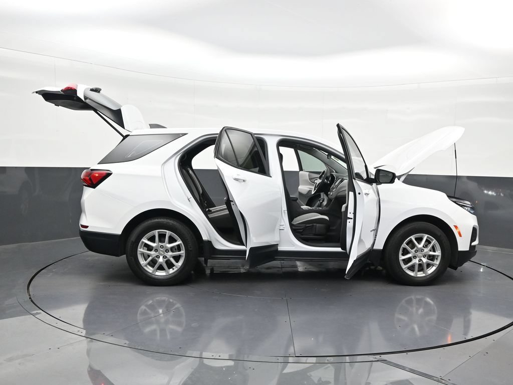 Used 2023 Chevrolet Equinox LS FWD image 33