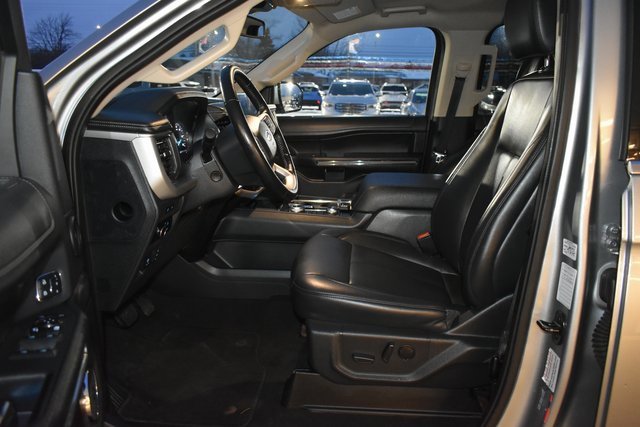 Used 2023 Ford Expedition Max XLT image 13