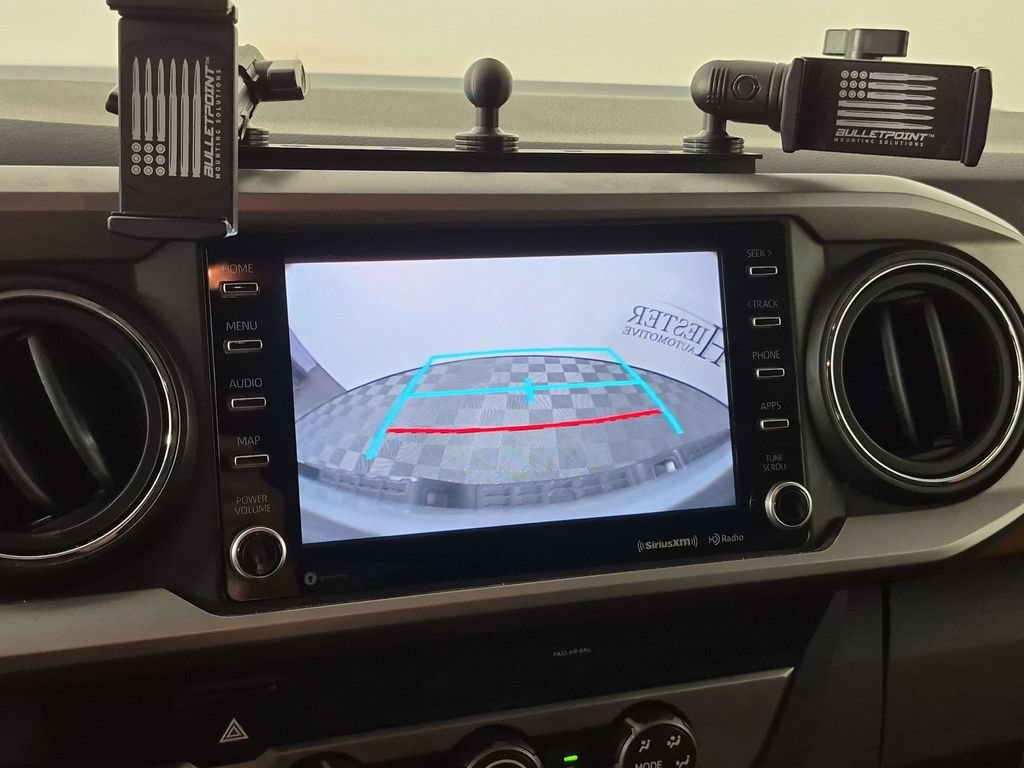 Used 2020 Toyota Tacoma SR5 AWD/4WD image 25