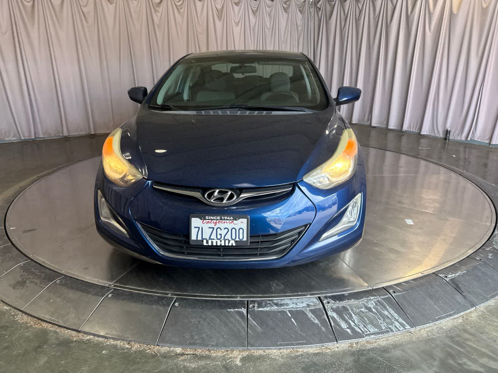Used 2016 Hyundai Elantra SE w/ Option Group 02 FWD image 2