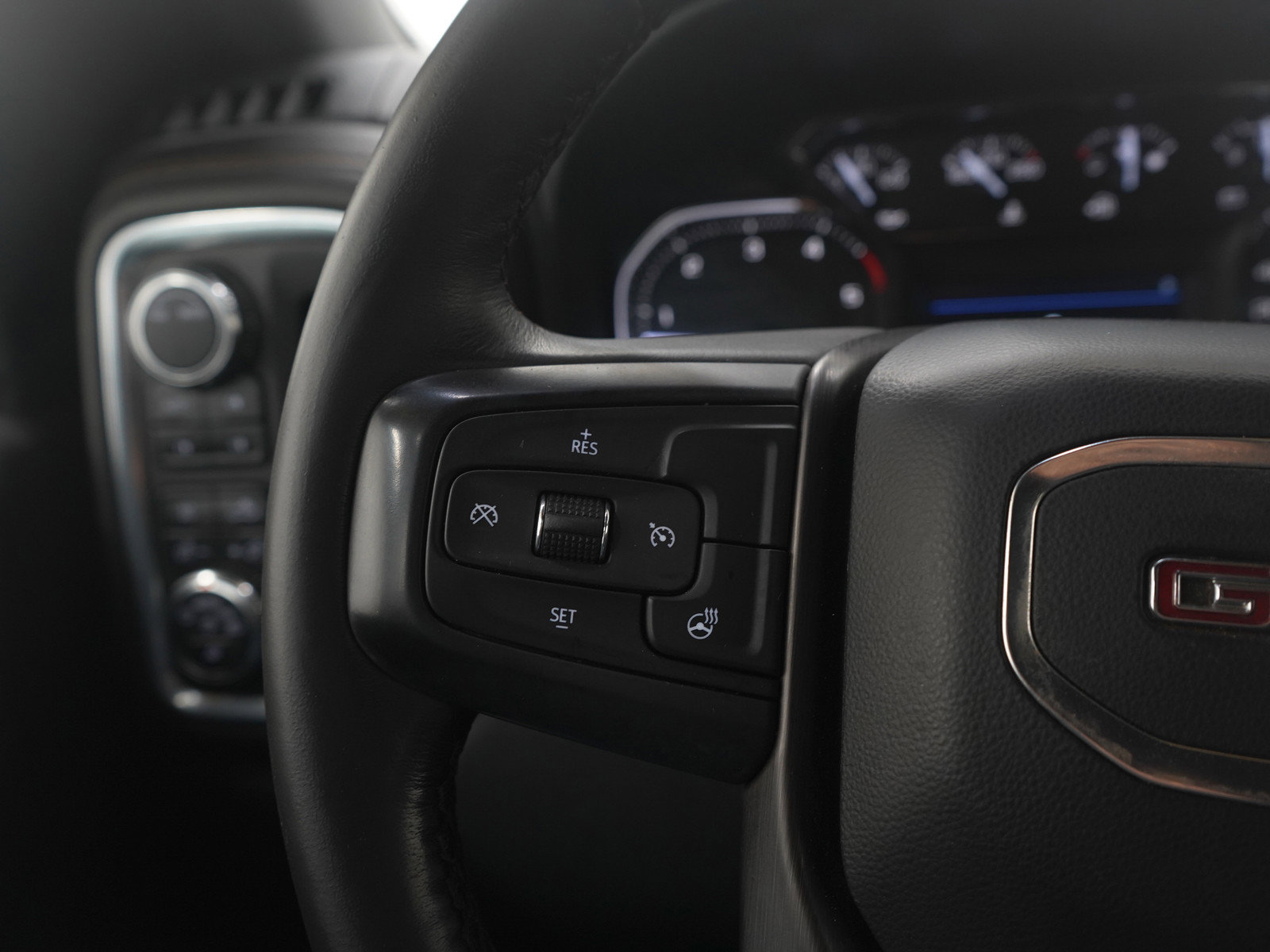 Used 2022 GMC Sierra 2500 AT4 w/ Gooseneck/5TH Wheel Package image 26